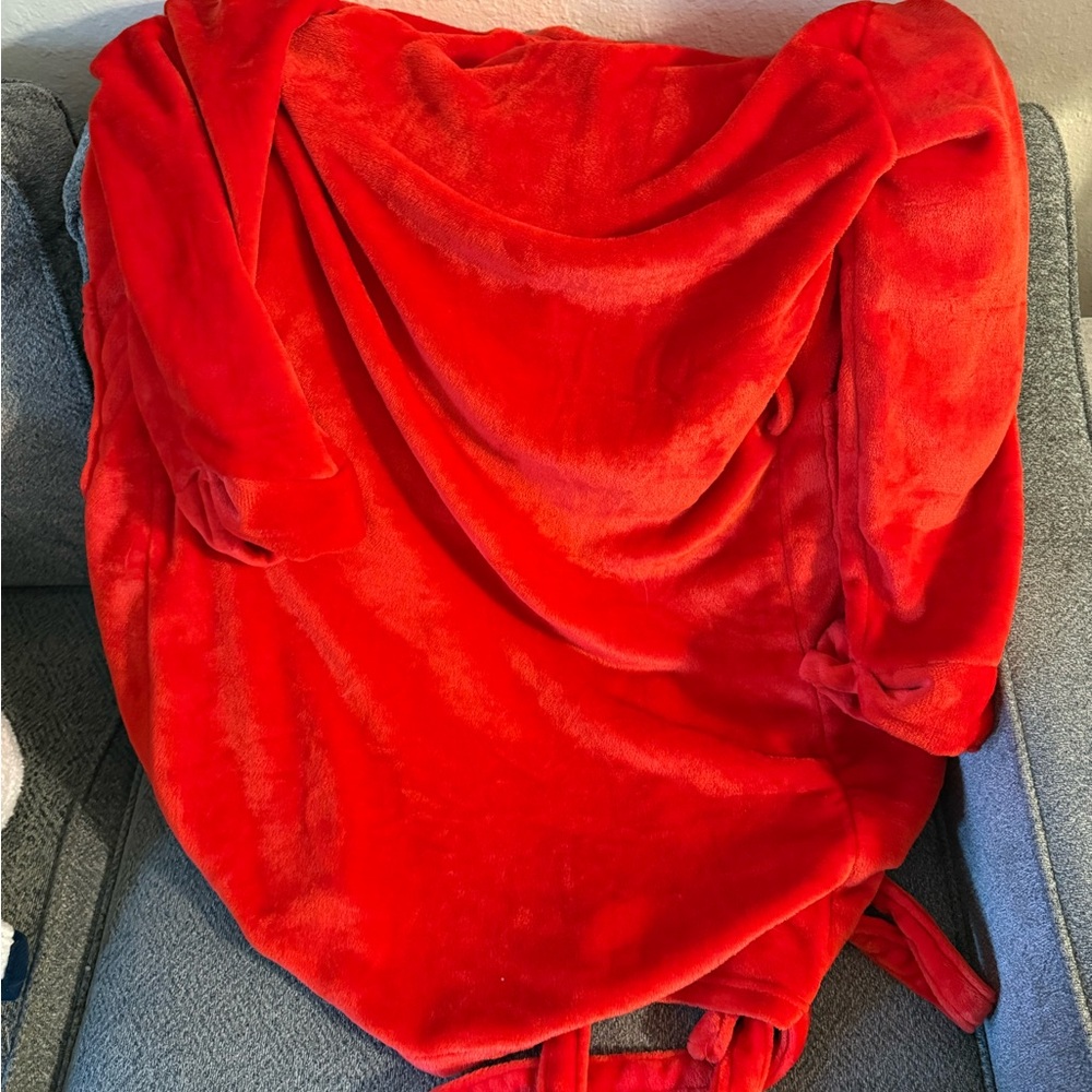 Northwest Vibrant Red Plush Robe - Picture 3 of 3